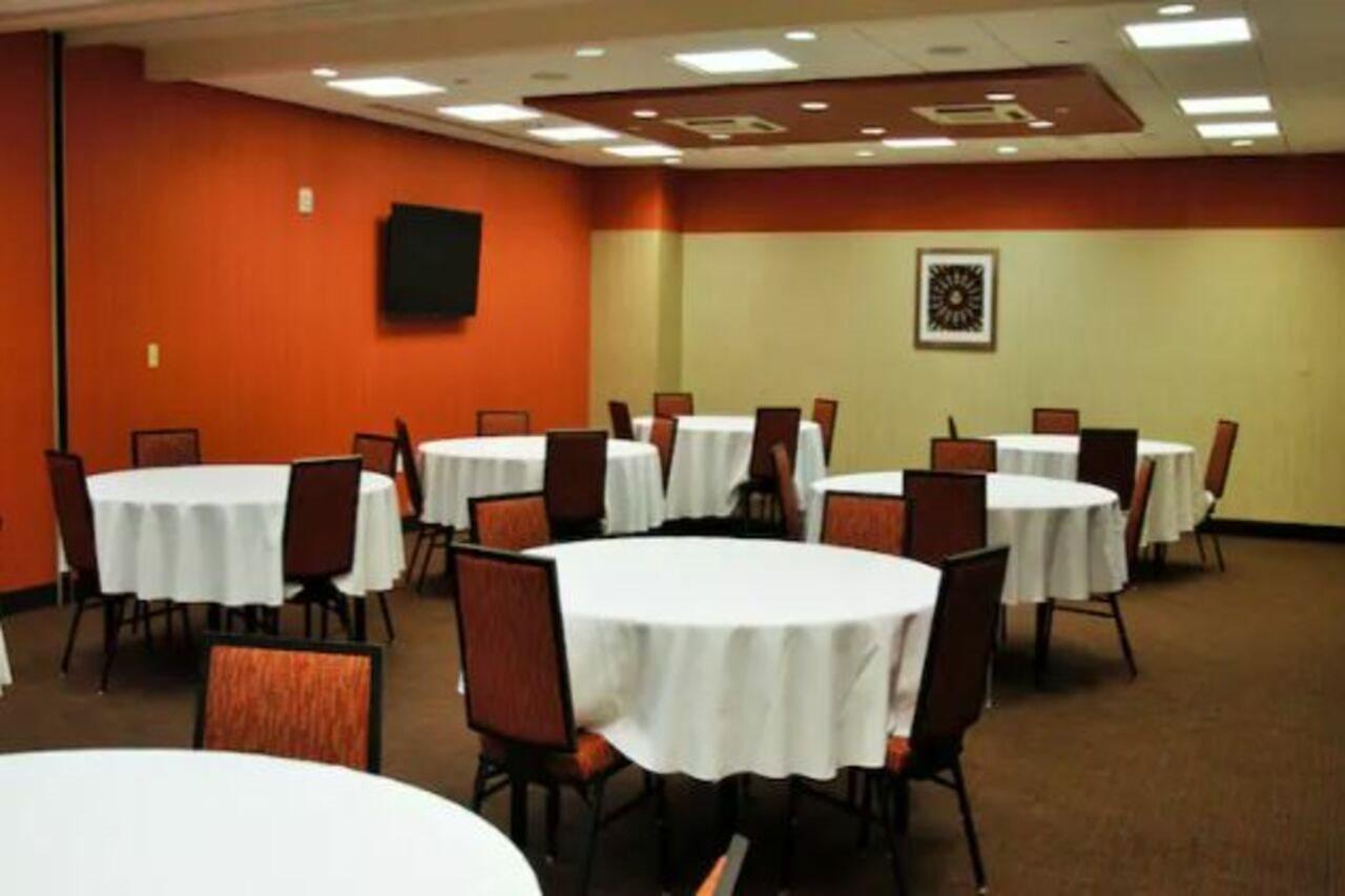 Hampton Inn & Suites Cincinnati / Uptown - University Area Zewnętrze zdjęcie