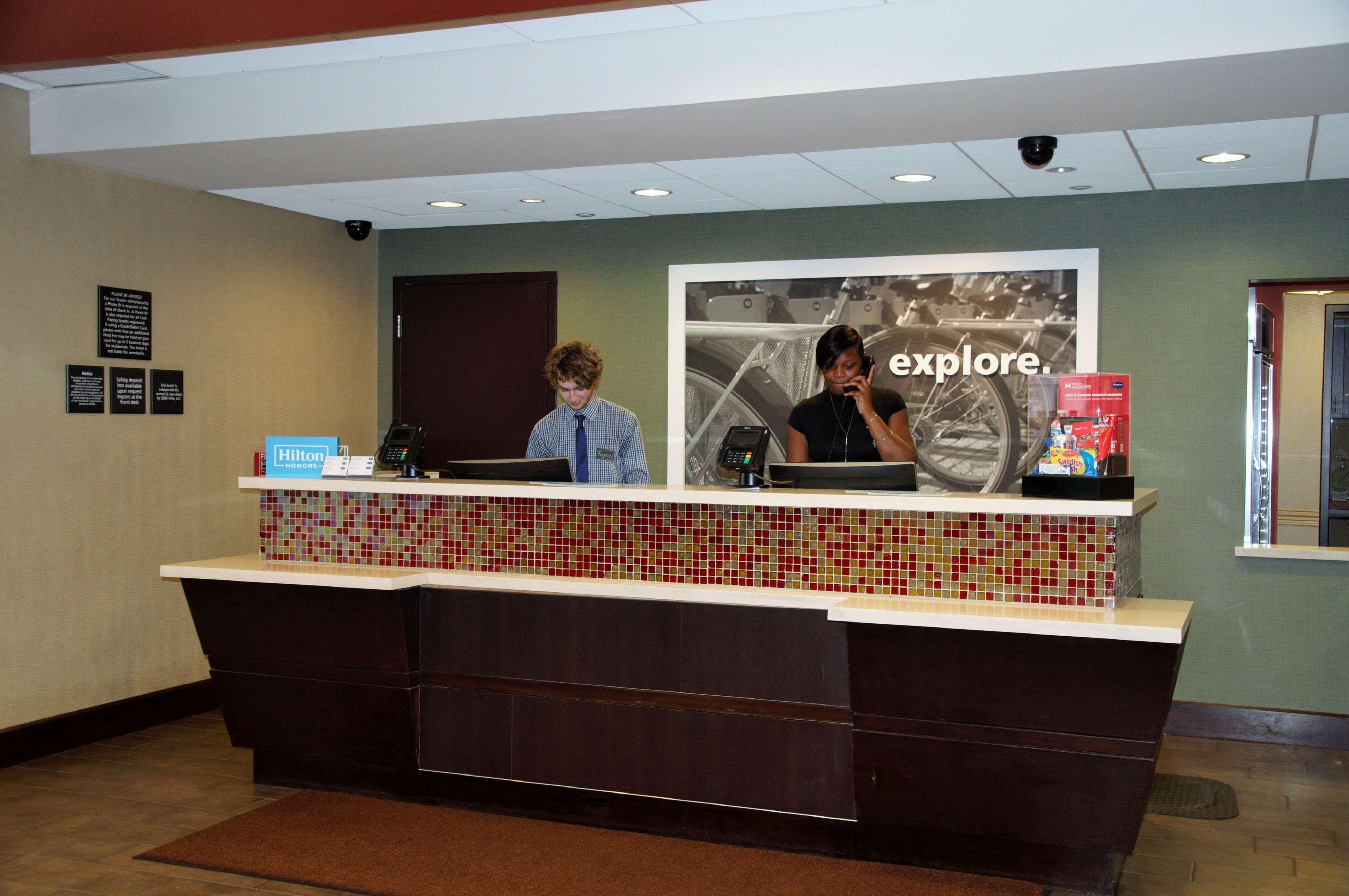 Hampton Inn & Suites Cincinnati / Uptown - University Area Zewnętrze zdjęcie