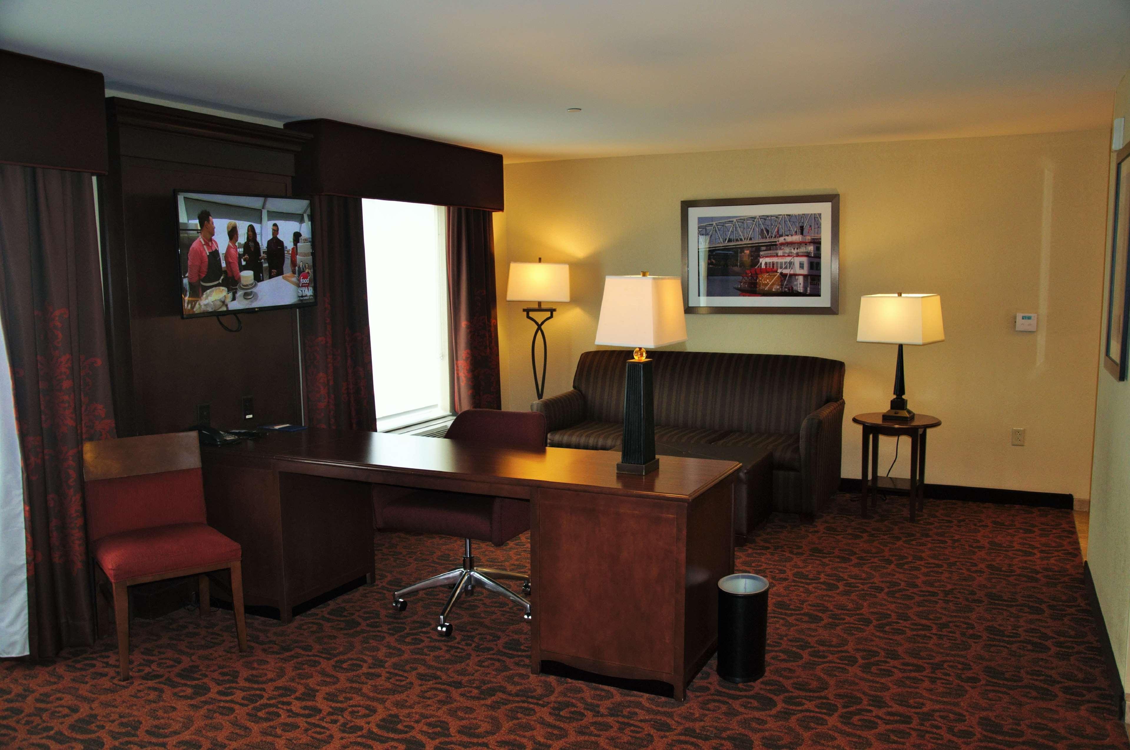 Hampton Inn & Suites Cincinnati / Uptown - University Area Zewnętrze zdjęcie