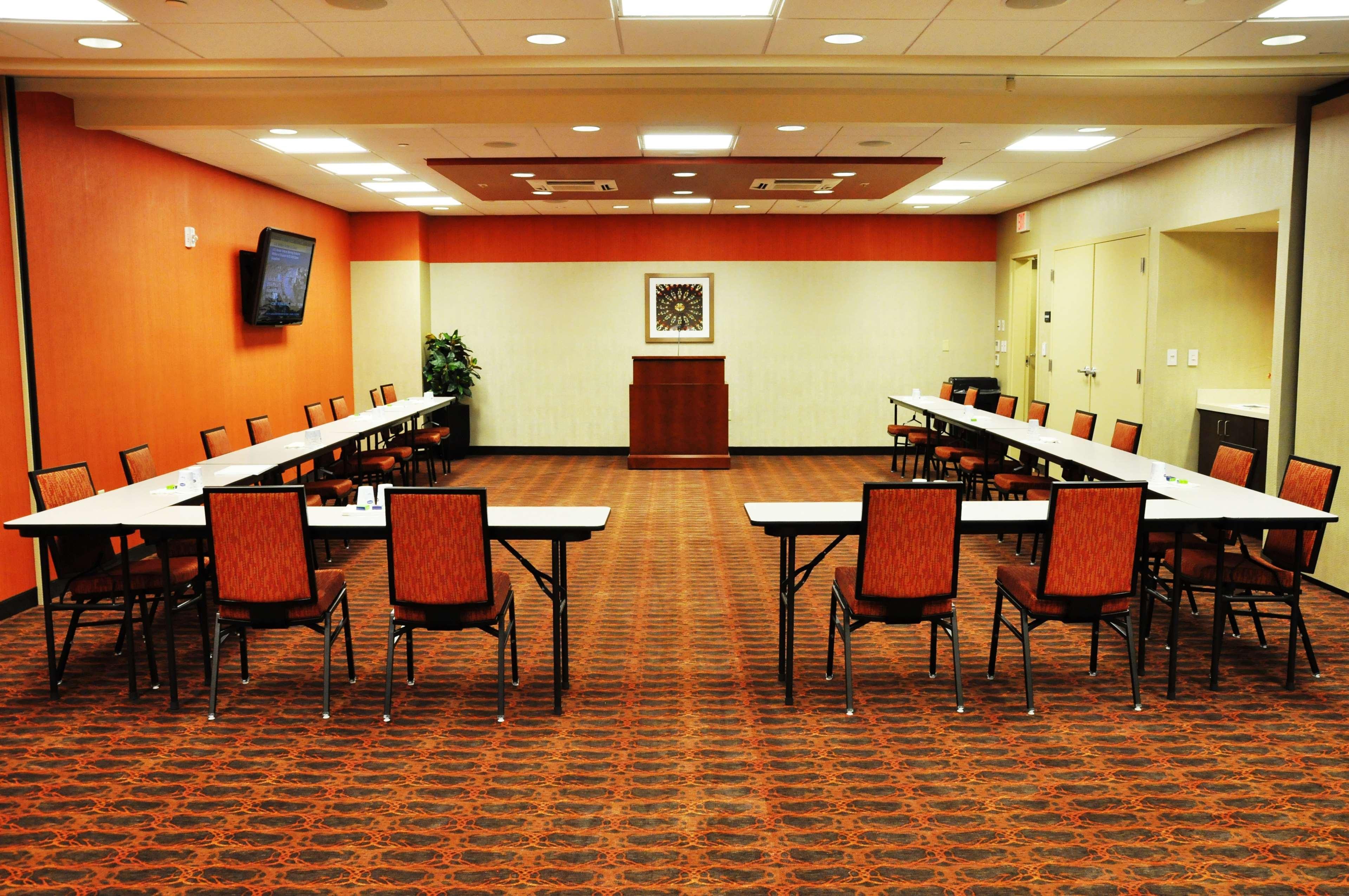 Hampton Inn & Suites Cincinnati / Uptown - University Area Udogodnienia zdjęcie