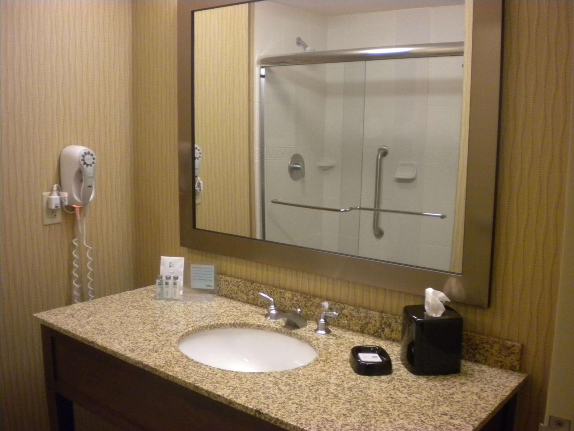 Hampton Inn & Suites Cincinnati / Uptown - University Area Zewnętrze zdjęcie