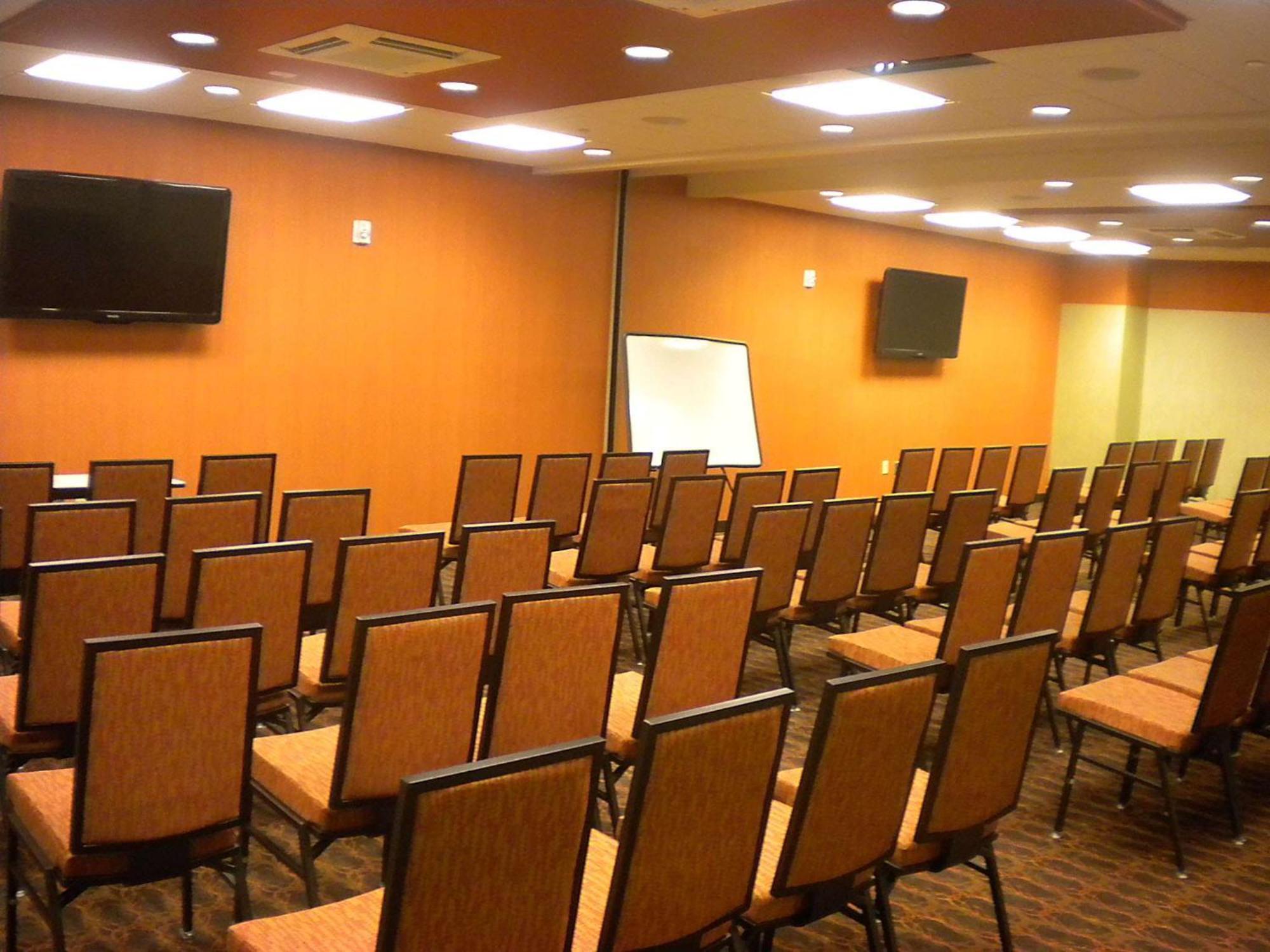 Hampton Inn & Suites Cincinnati / Uptown - University Area Zewnętrze zdjęcie