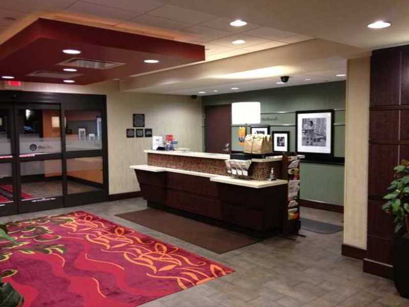 Hampton Inn & Suites Cincinnati / Uptown - University Area Zewnętrze zdjęcie